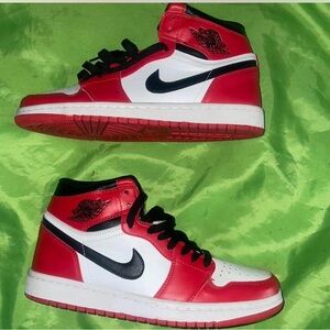 Jordan 1 Retro High OG
Chicago Lost and Found size 9.5 new no box